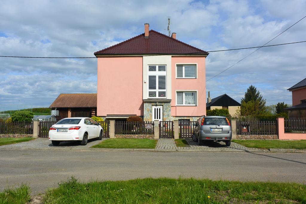 Rodinné ubytování - Family accommodation Kobylice Extérieur photo